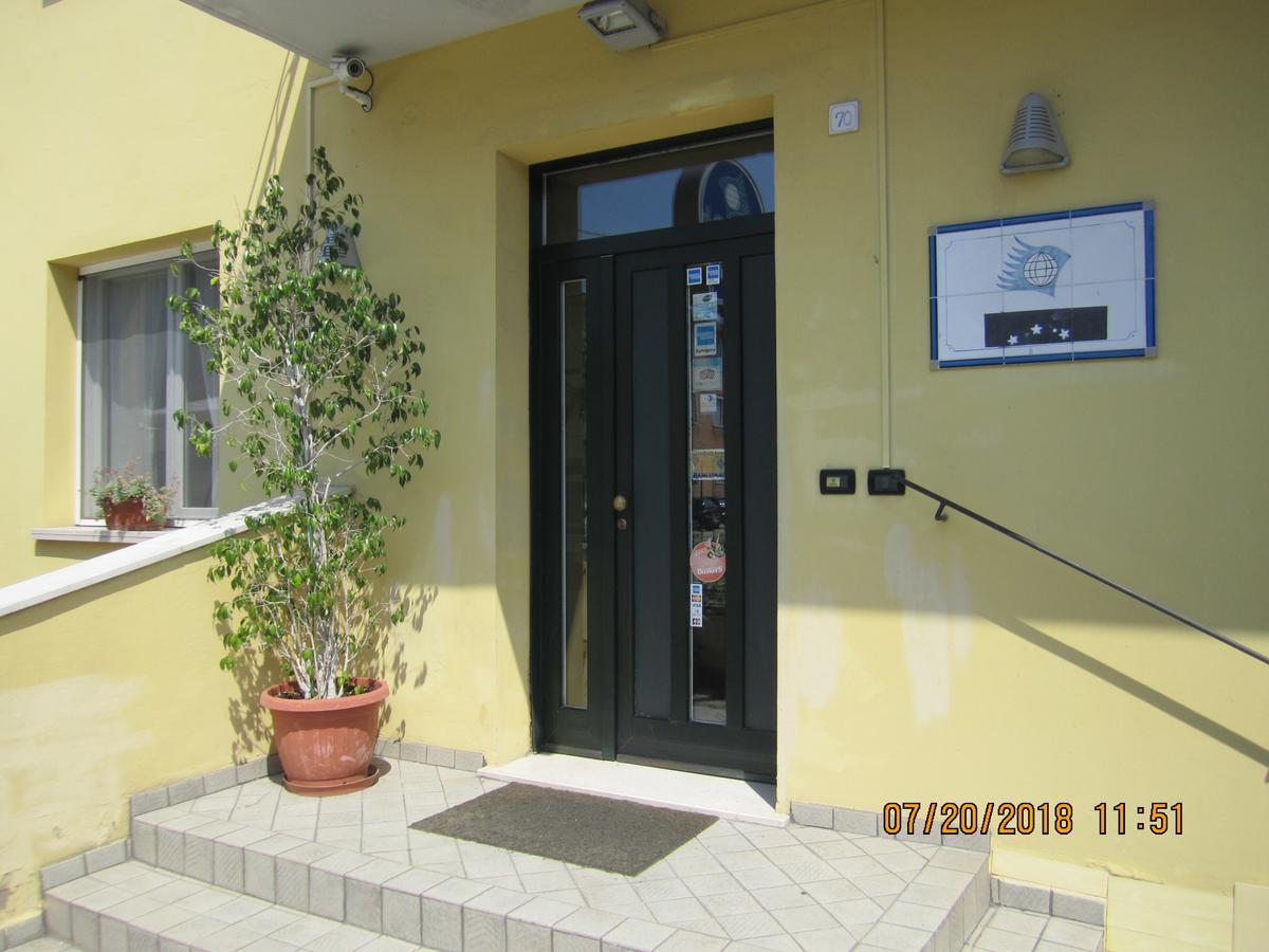 Adelphi Room & Breakfast Ferrara Exteriör bild